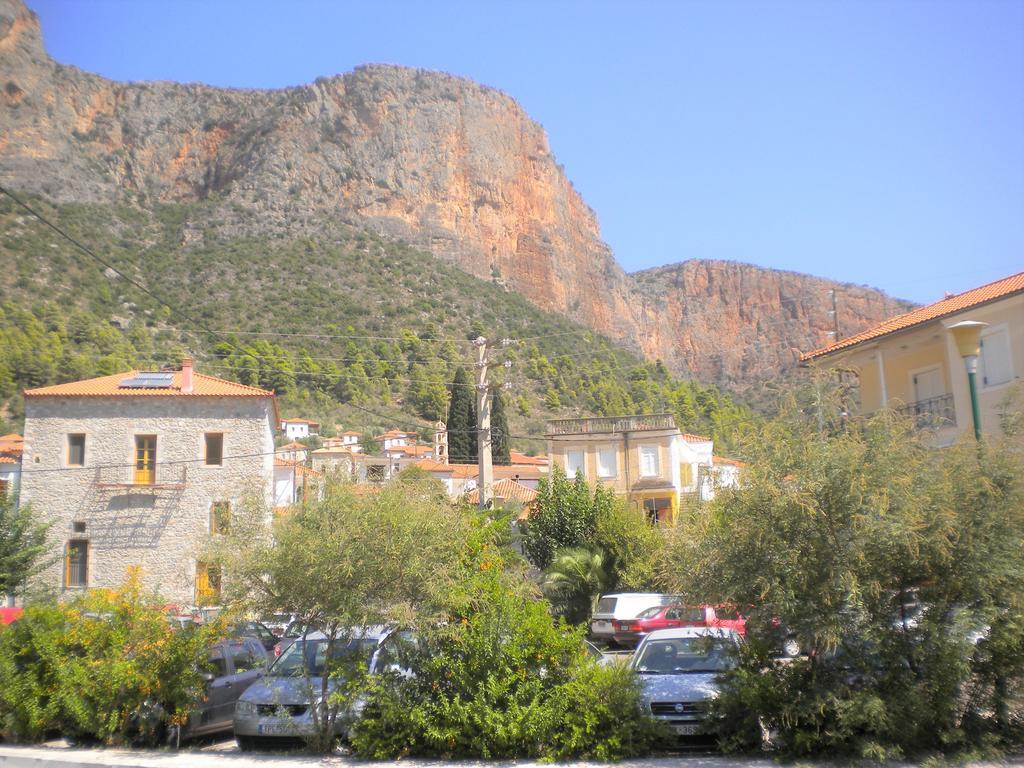 Arcadian Stone House In A Quiet Landscape, Leonidion Villa Poulithra Exterior photo
